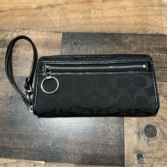 Coach Signature Jacquard Continental Wallet - Picture 1 of 7